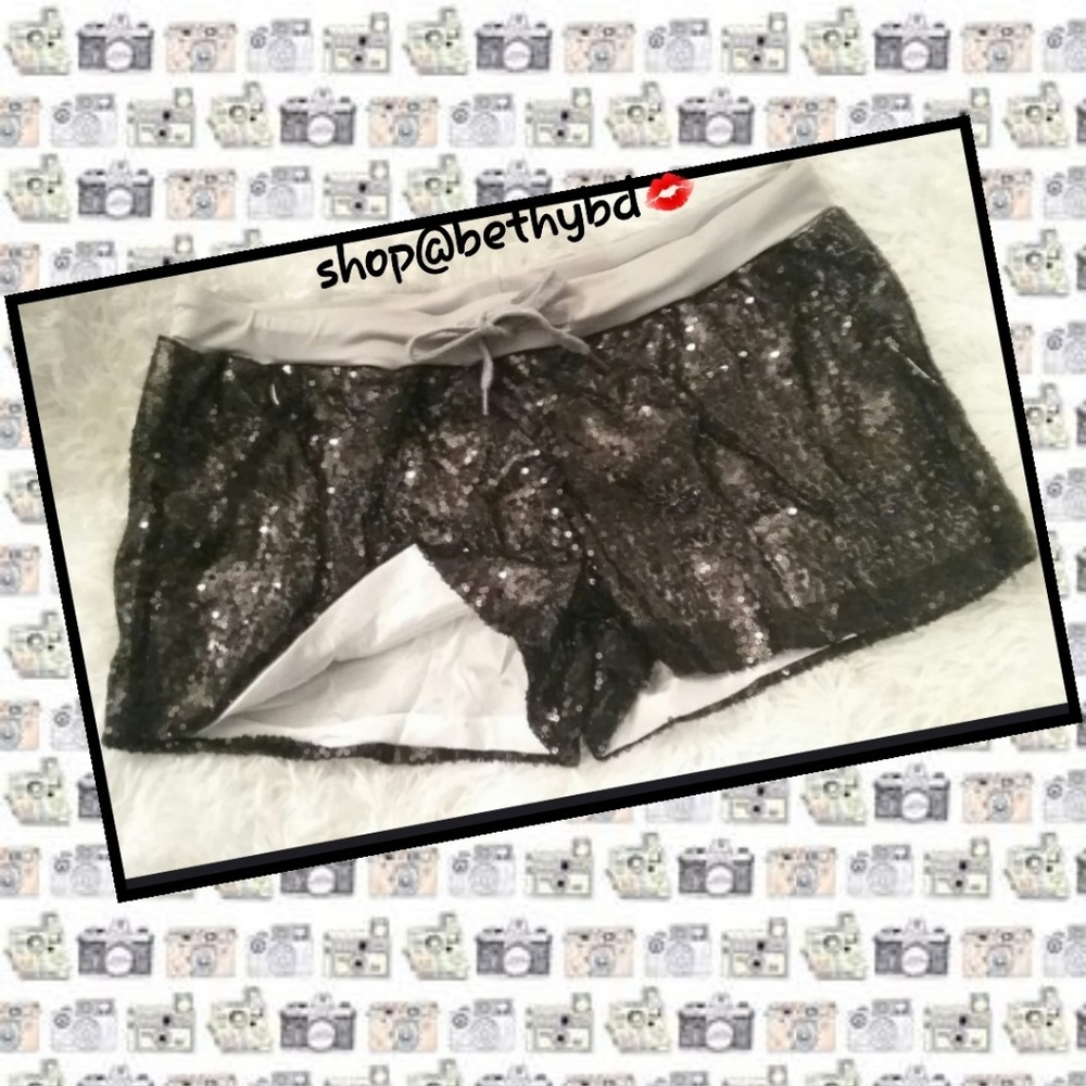 Size Med is In! /5🌟rated/ Sequin Hot Pants Black - Picture 2 of 4